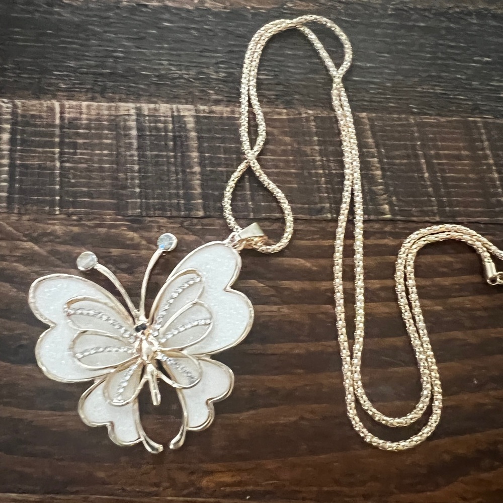 Butterfly Necklace - Picture 2 of 3